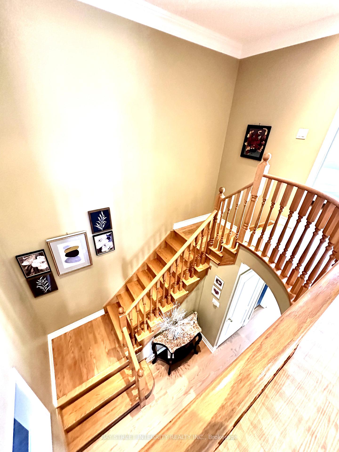 Photo 5 of 79 Westchester Crescent, Markham, Berczy — HOMEH