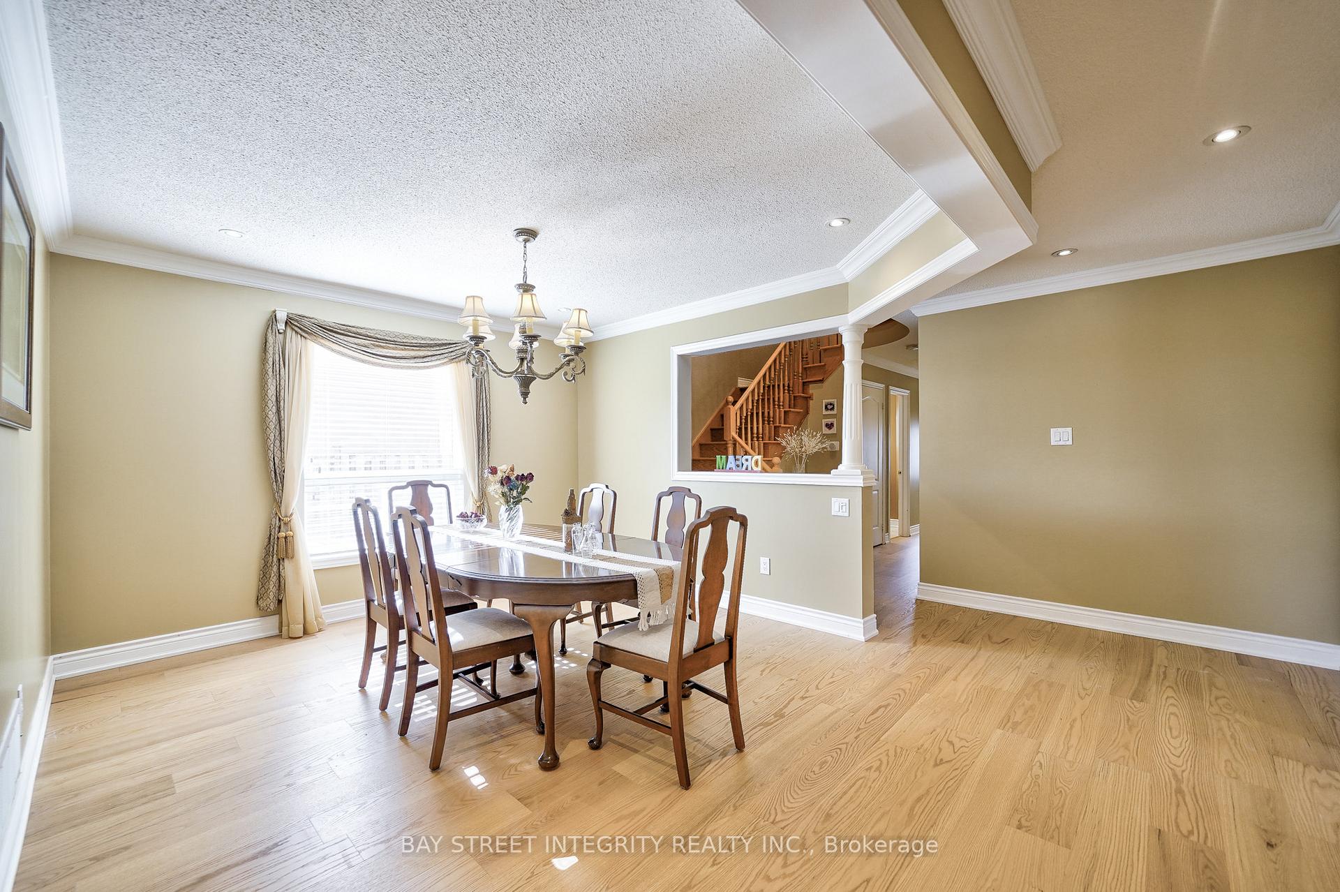 Photo 6 of 79 Westchester Crescent, Markham, Berczy — HOMEH