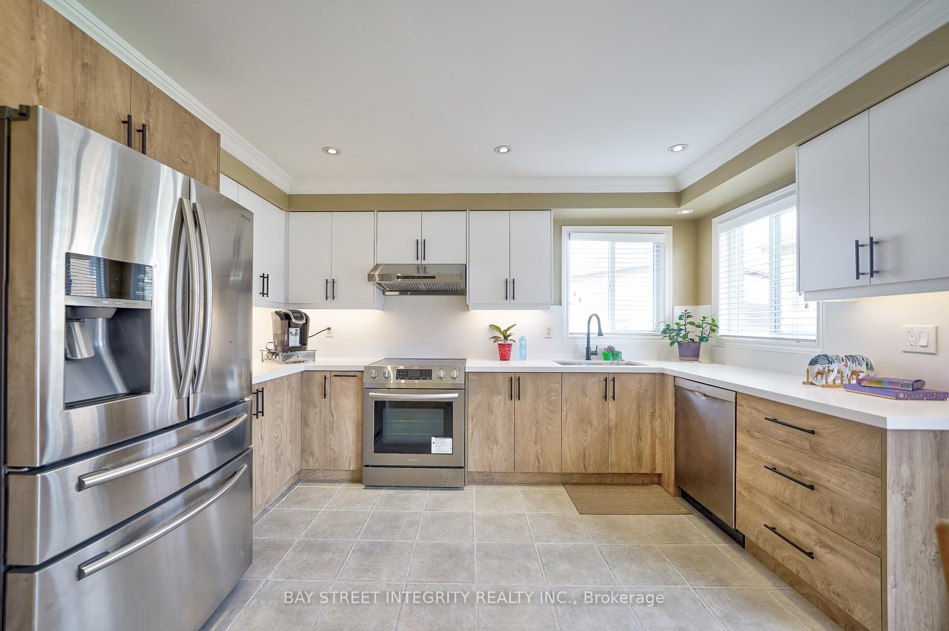 Photo 11 of 79 Westchester Crescent, Markham, Berczy — HOMEH