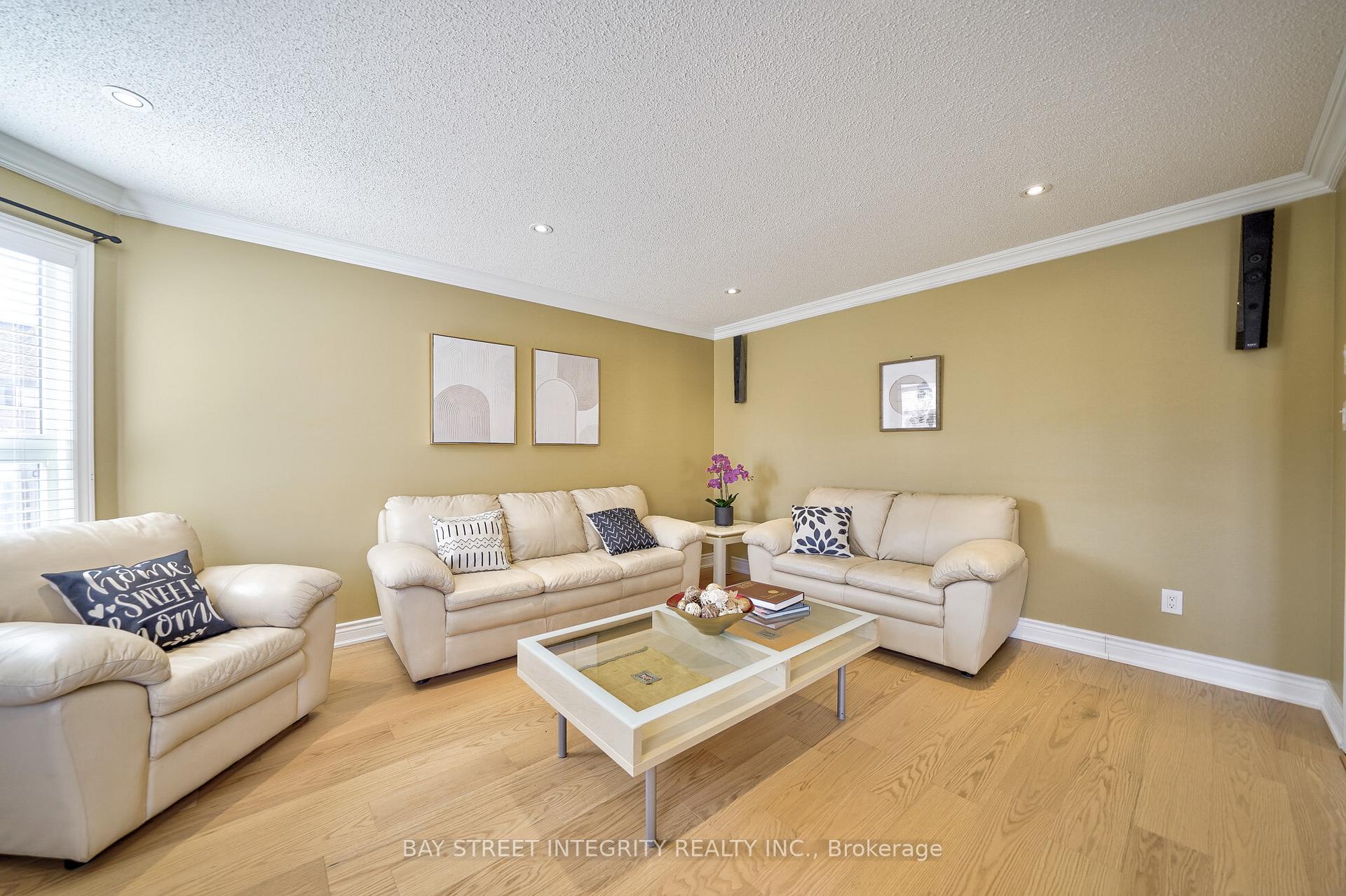 Photo 13 of 79 Westchester Crescent, Markham, Berczy — HOMEH