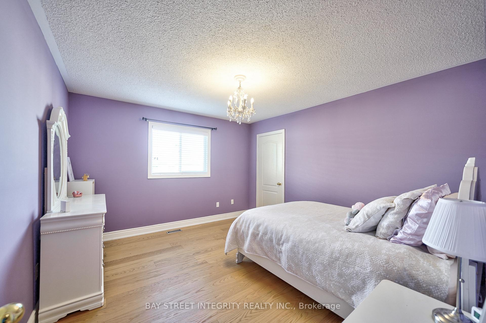 Photo 24 of 79 Westchester Crescent, Markham, Berczy — HOMEH