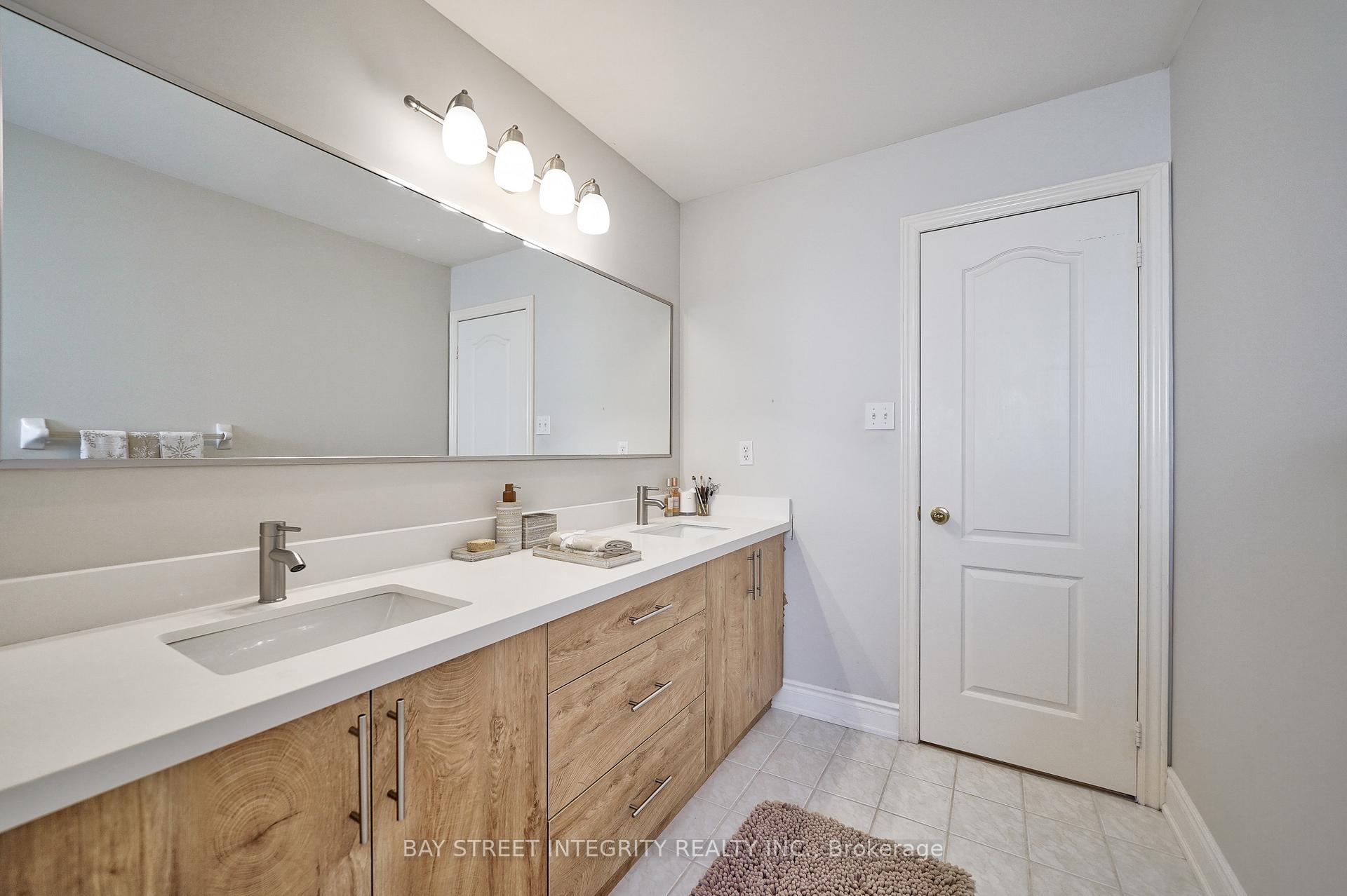 Photo 27 of 79 Westchester Crescent, Markham, Berczy — HOMEH