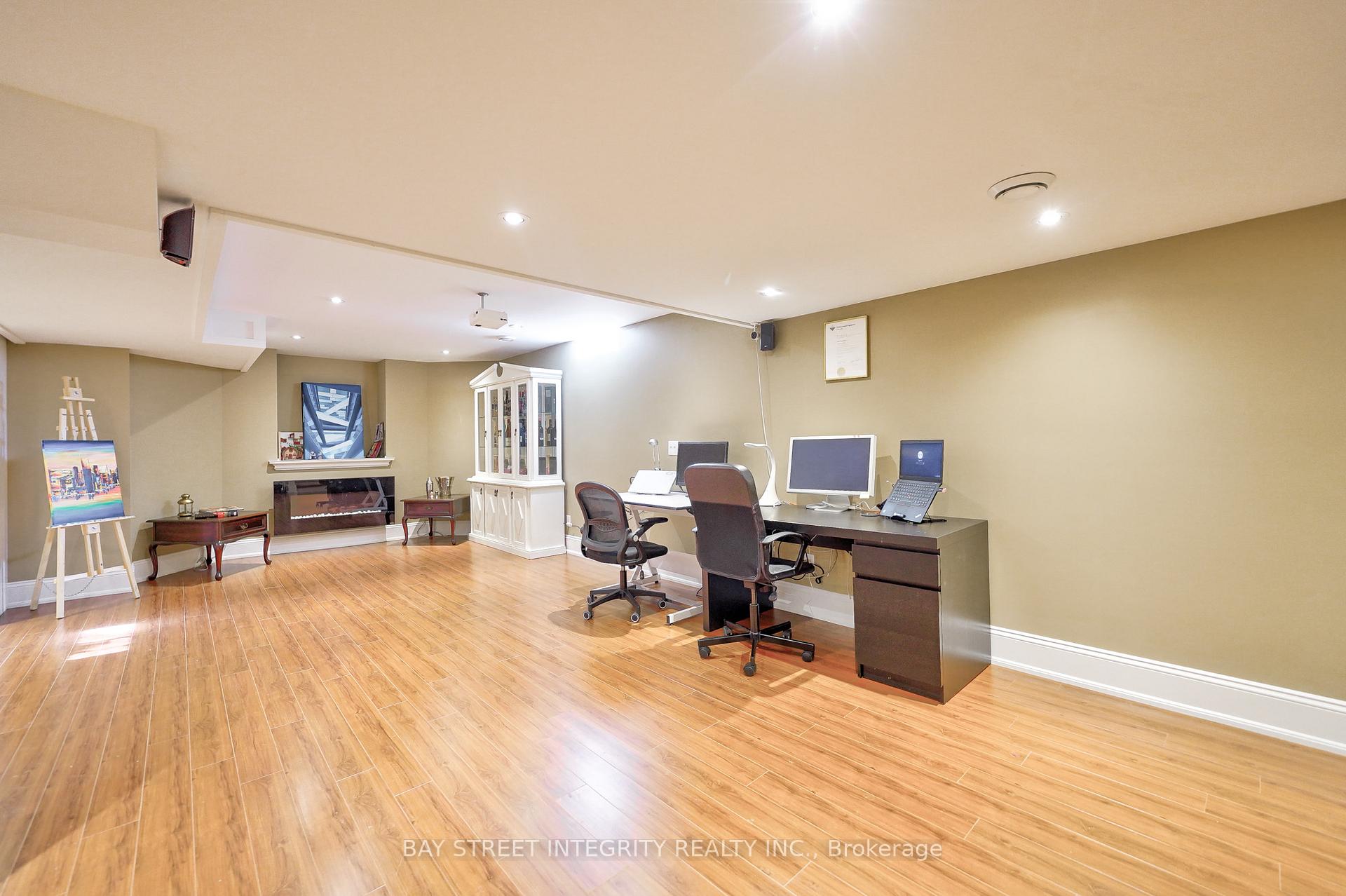 Photo 33 of 79 Westchester Crescent, Markham, Berczy — HOMEH