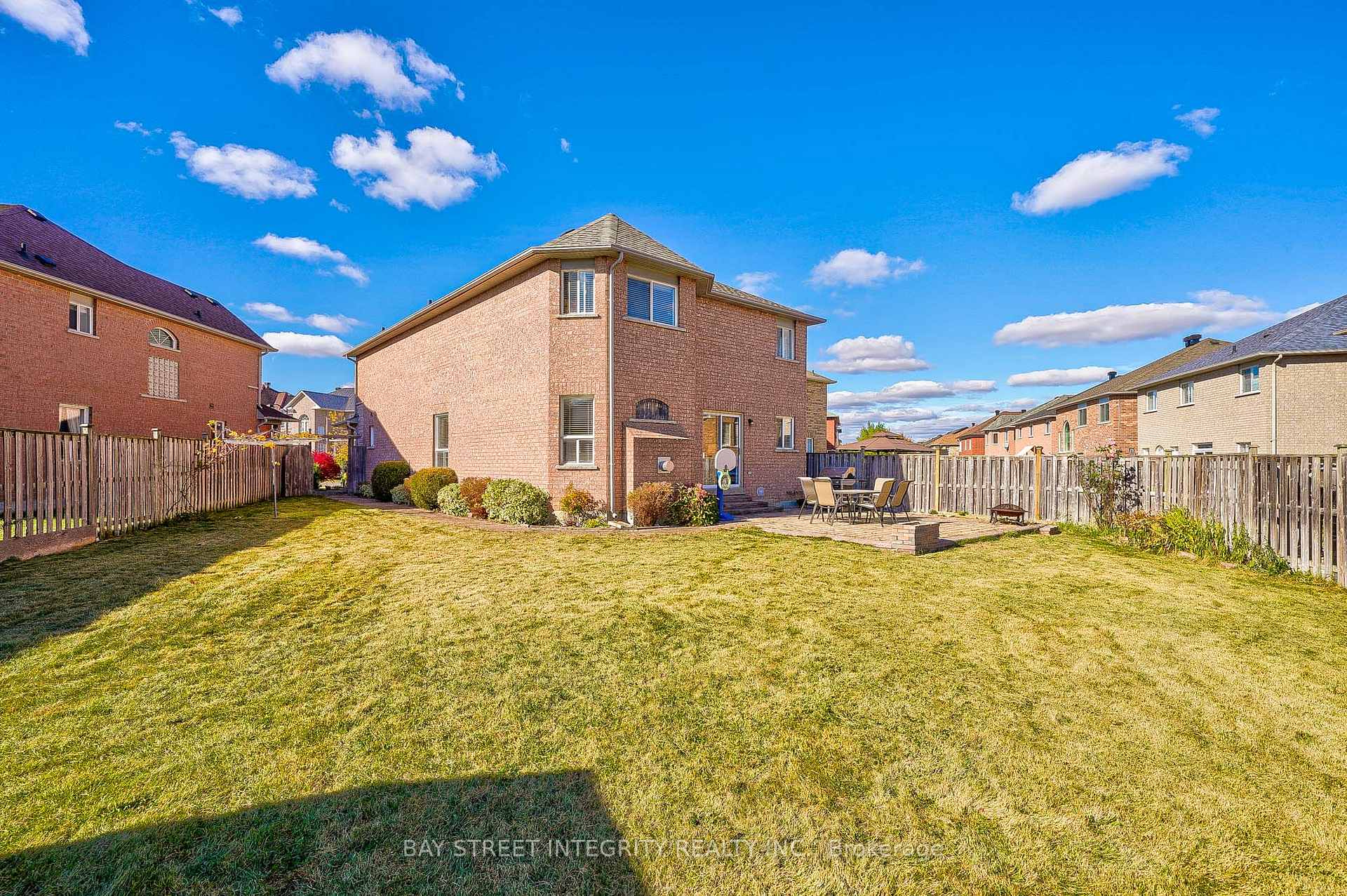 Photo 37 of 79 Westchester Crescent, Markham, Berczy — HOMEH