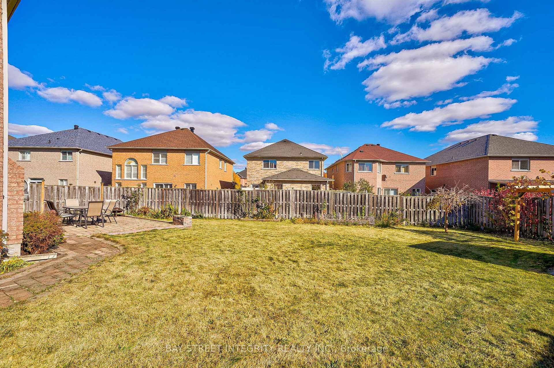 Photo 38 of 79 Westchester Crescent, Markham, Berczy — HOMEH