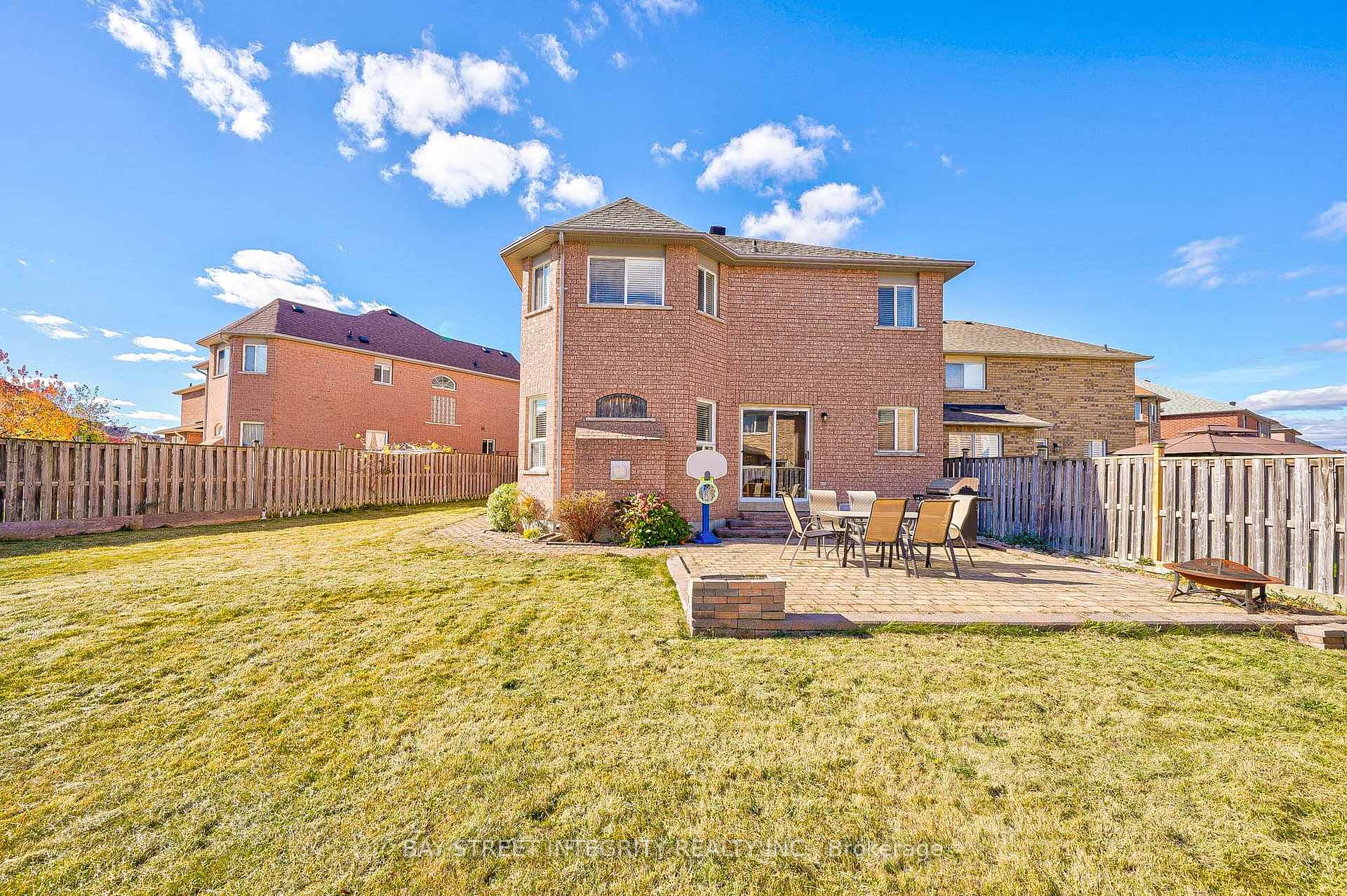 Photo 39 of 79 Westchester Crescent, Markham, Berczy — HOMEH