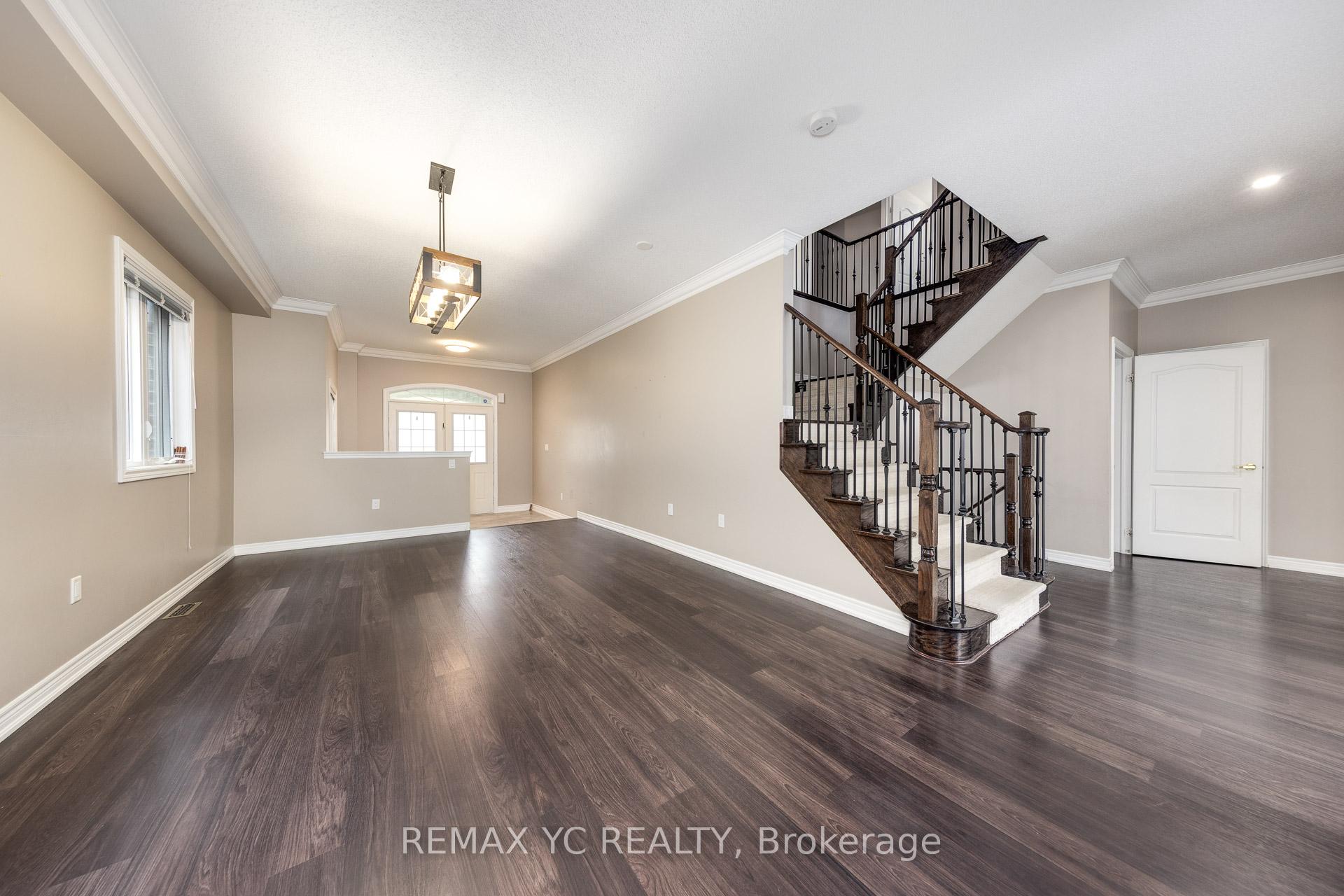 Photo 5 of 7 Riverhill Drive, Vaughan, Patterson — HOMEH