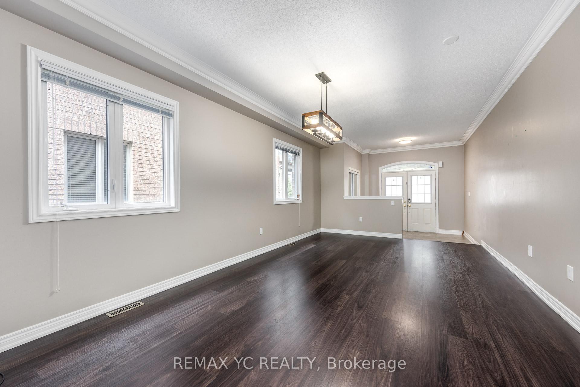 Photo 8 of 7 Riverhill Drive, Vaughan, Patterson — HOMEH