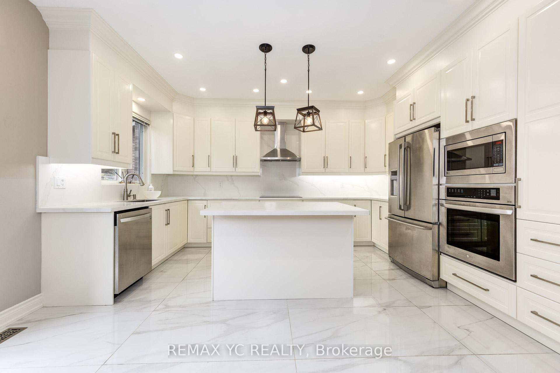 Photo 13 of 7 Riverhill Drive, Vaughan, Patterson — HOMEH