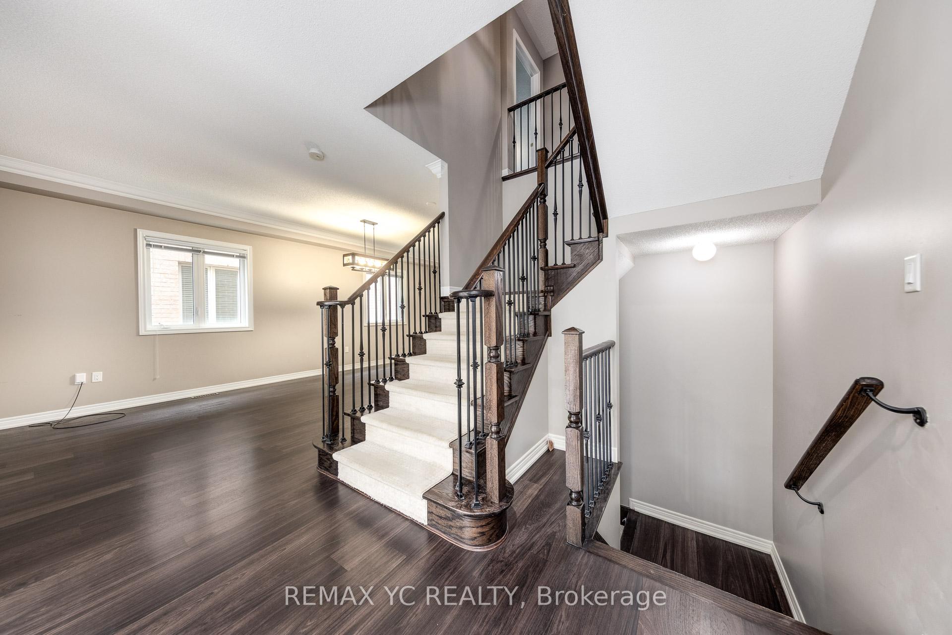Photo 21 of 7 Riverhill Drive, Vaughan, Patterson — HOMEH