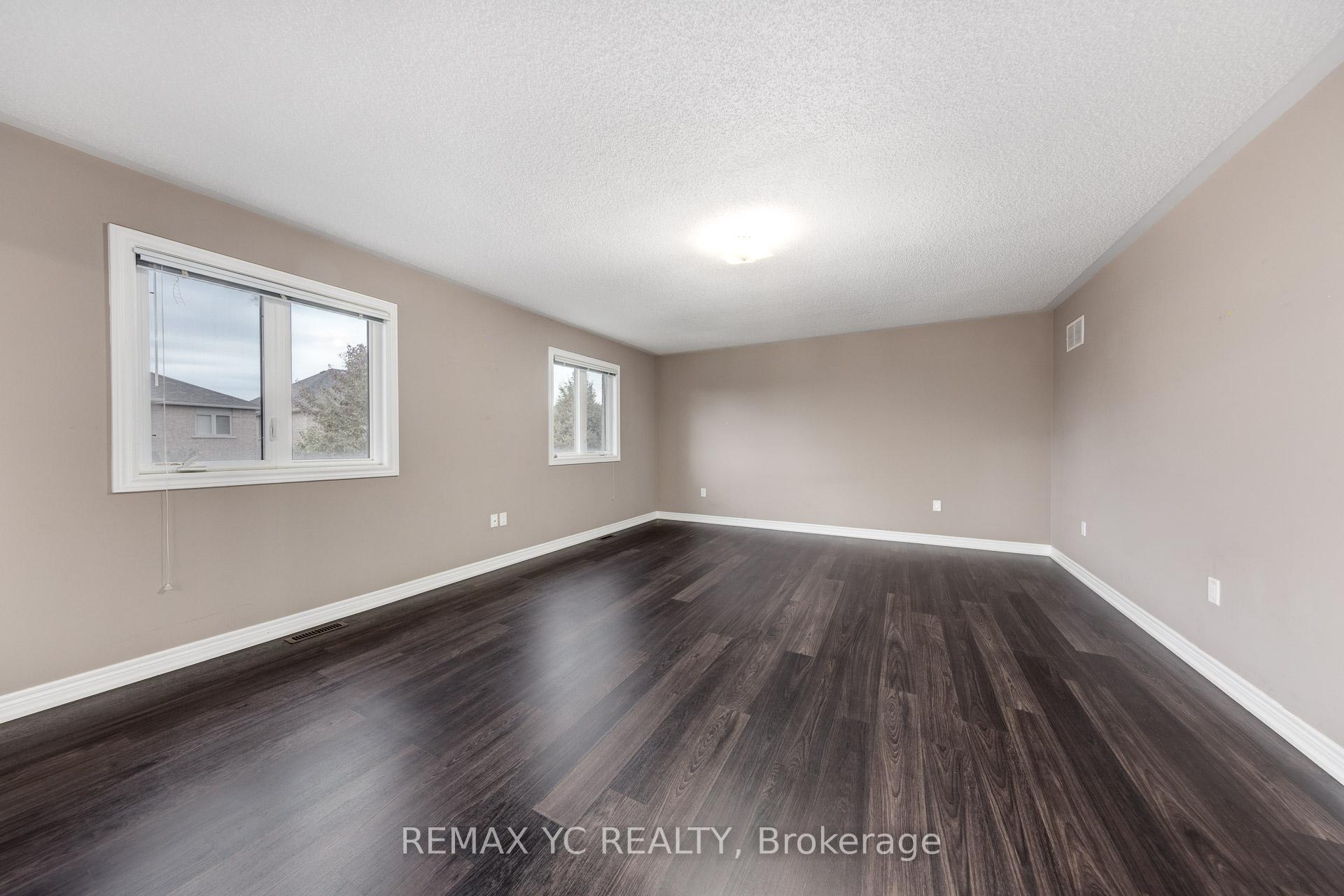 Photo 32 of 7 Riverhill Drive, Vaughan, Patterson — HOMEH