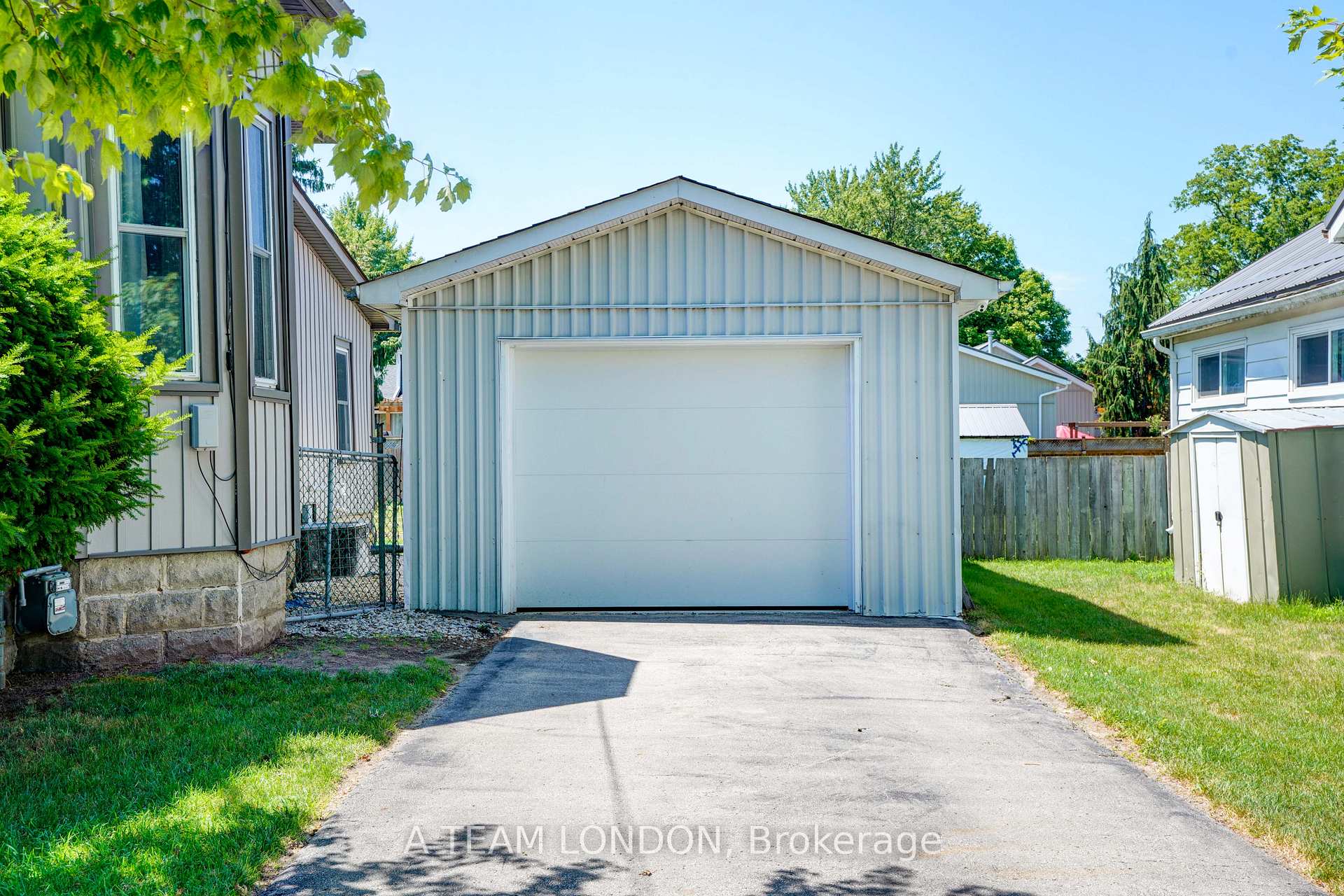 Photo 4 of 40 Rutherford Avenue, Aylmer — HOMEH