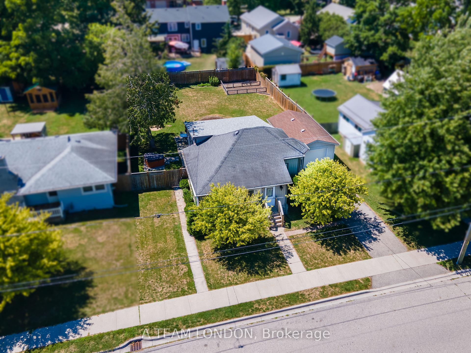 Photo 3 of 40 Rutherford Avenue, Aylmer — HOMEH
