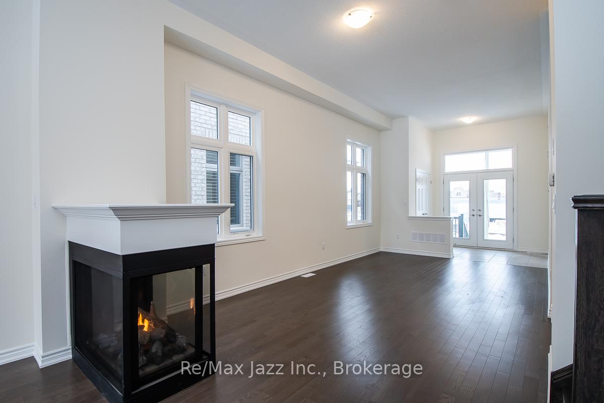 Photo 4 of 14 Mountainside Crescent, Whitby, Rolling Acres — HOMEH