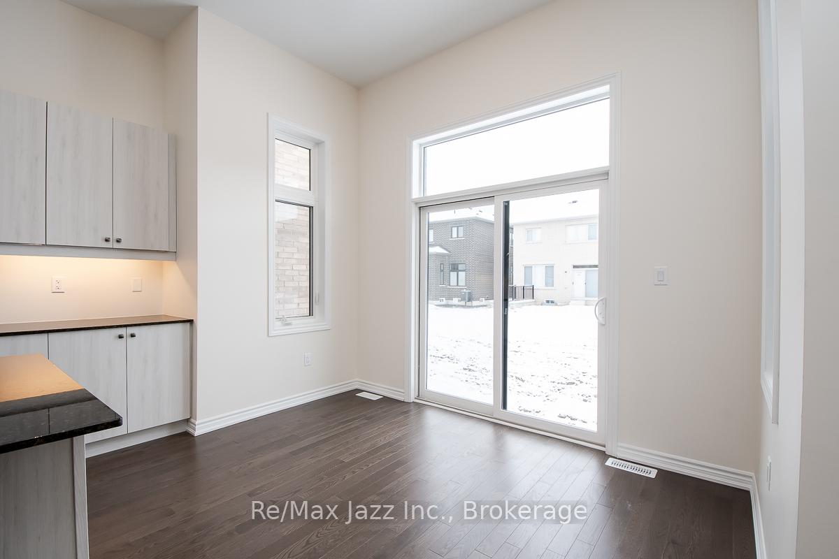Photo 7 of 14 Mountainside Crescent, Whitby, Rolling Acres — HOMEH