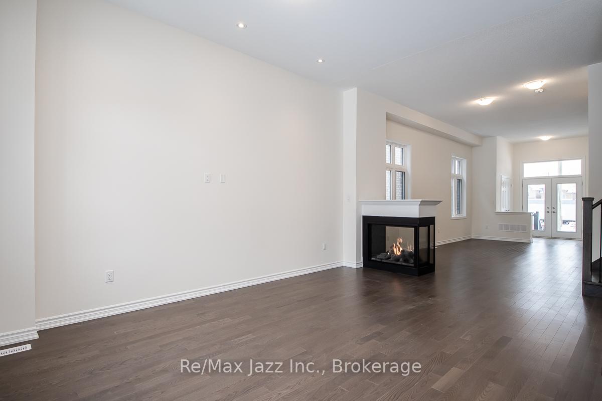 Photo 8 of 14 Mountainside Crescent, Whitby, Rolling Acres — HOMEH