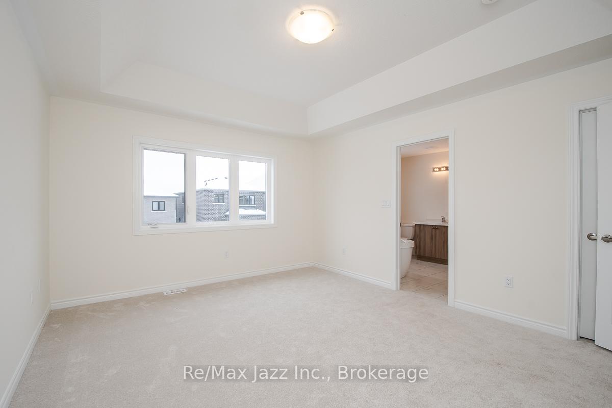 Photo 10 of 14 Mountainside Crescent, Whitby, Rolling Acres — HOMEH