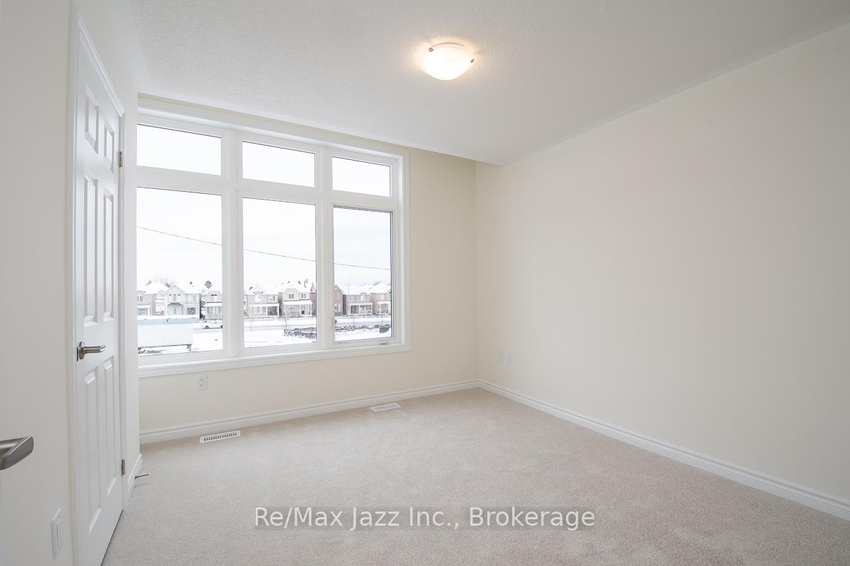 Photo 13 of 14 Mountainside Crescent, Whitby, Rolling Acres — HOMEH