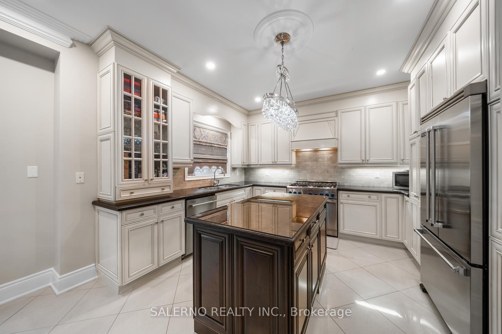 Photo 13 of 6 Filippazzo Road, Vaughan, Vellore Village — HOMEH