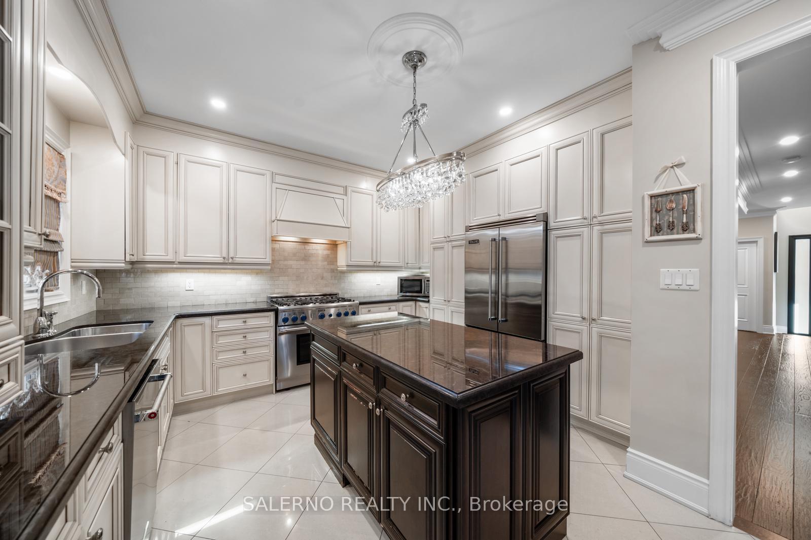 Photo 16 of 6 Filippazzo Road, Vaughan, Vellore Village — HOMEH