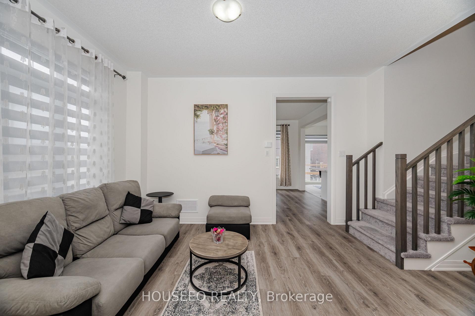 Photo 8 of 112 Sagewood Avenue, Barrie, Rural Barrie Southeast — HOMEH