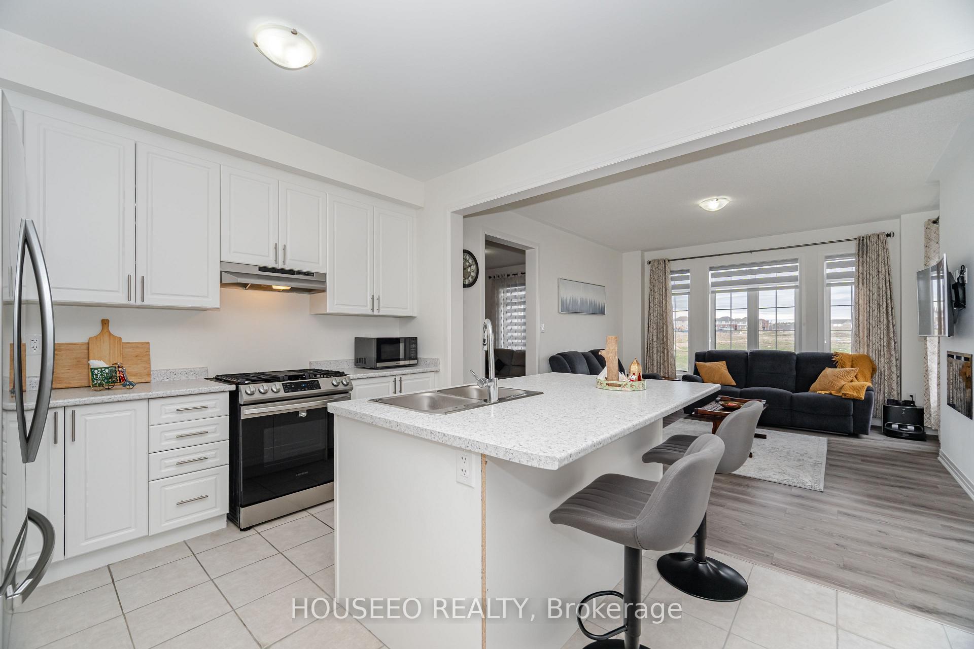 Photo 11 of 112 Sagewood Avenue, Barrie, Rural Barrie Southeast — HOMEH