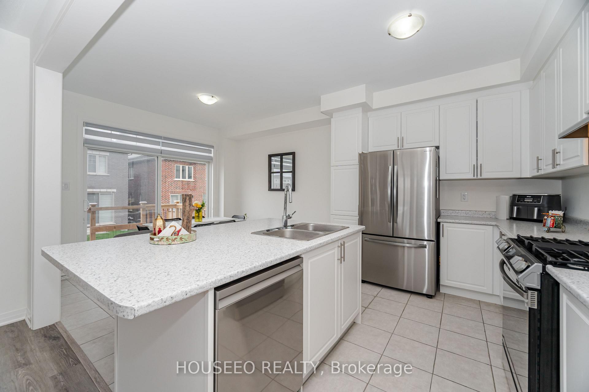 Photo 14 of 112 Sagewood Avenue, Barrie, Rural Barrie Southeast — HOMEH