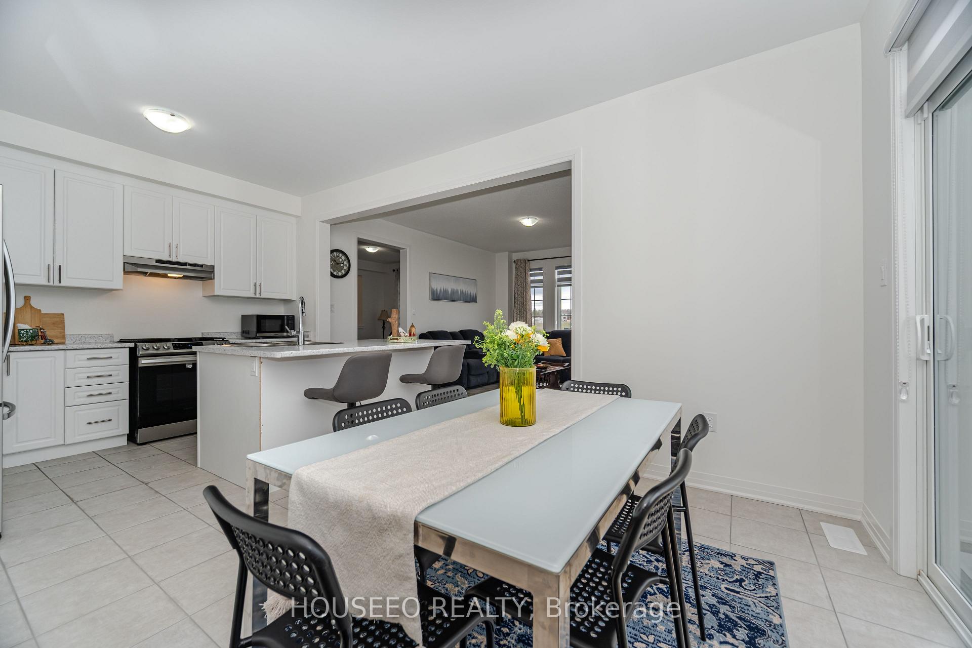 Photo 21 of 112 Sagewood Avenue, Barrie, Rural Barrie Southeast — HOMEH