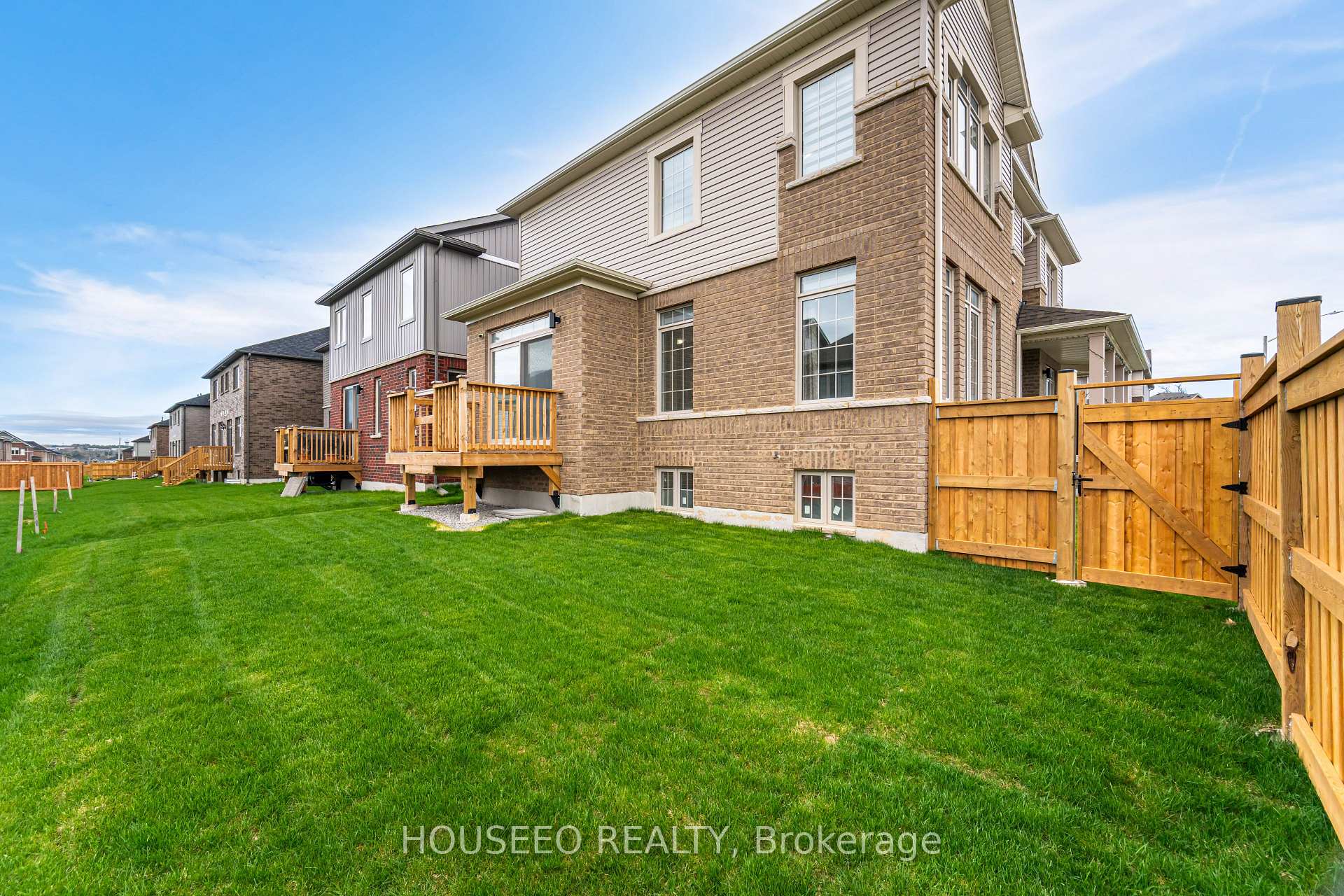 Photo 41 of 112 Sagewood Avenue, Barrie, Rural Barrie Southeast — HOMEH