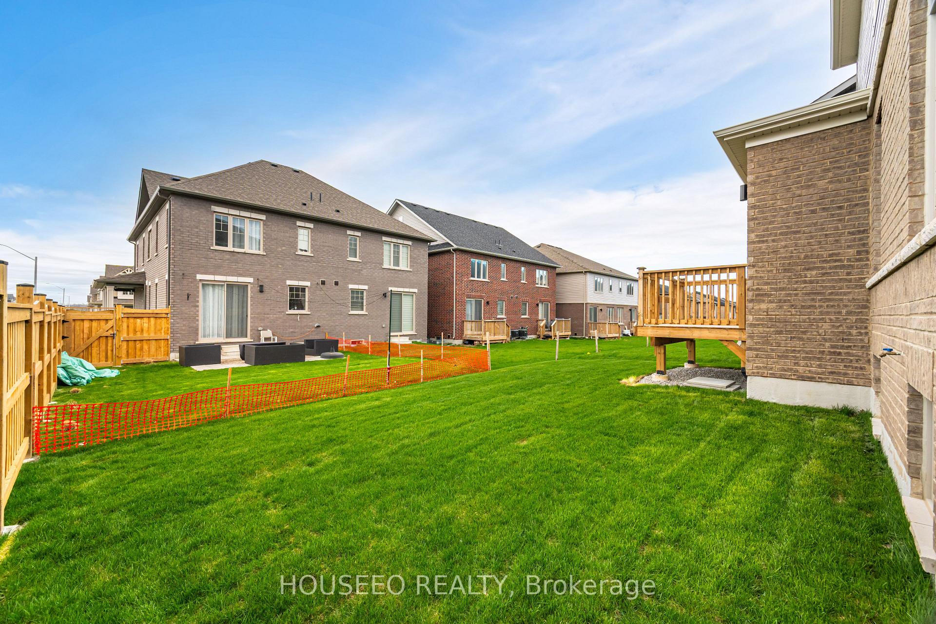 Photo 44 of 112 Sagewood Avenue, Barrie, Rural Barrie Southeast — HOMEH