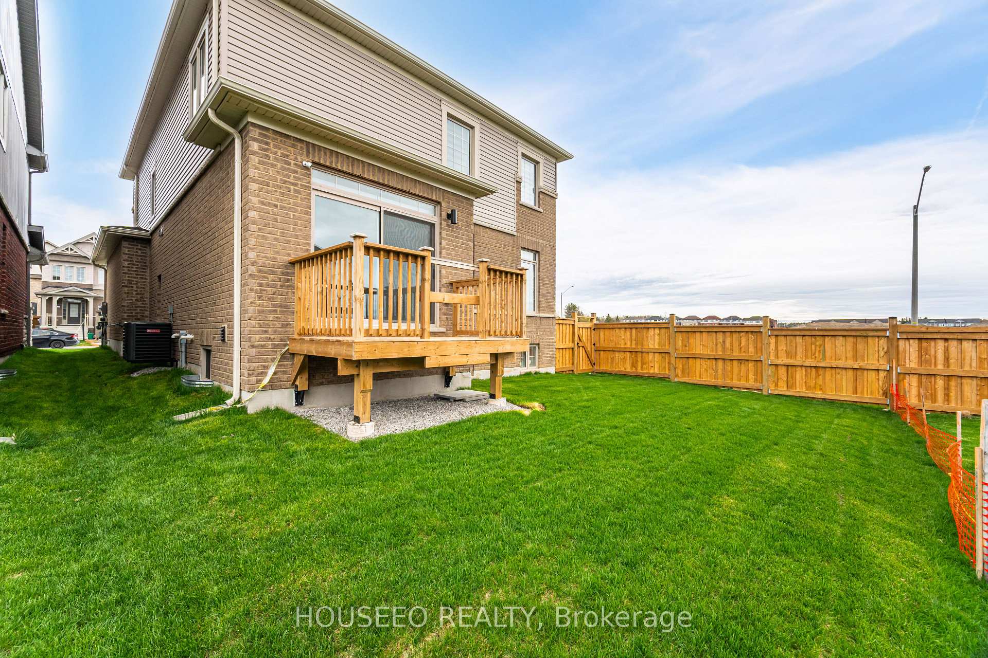 Photo 43 of 112 Sagewood Avenue, Barrie, Rural Barrie Southeast — HOMEH
