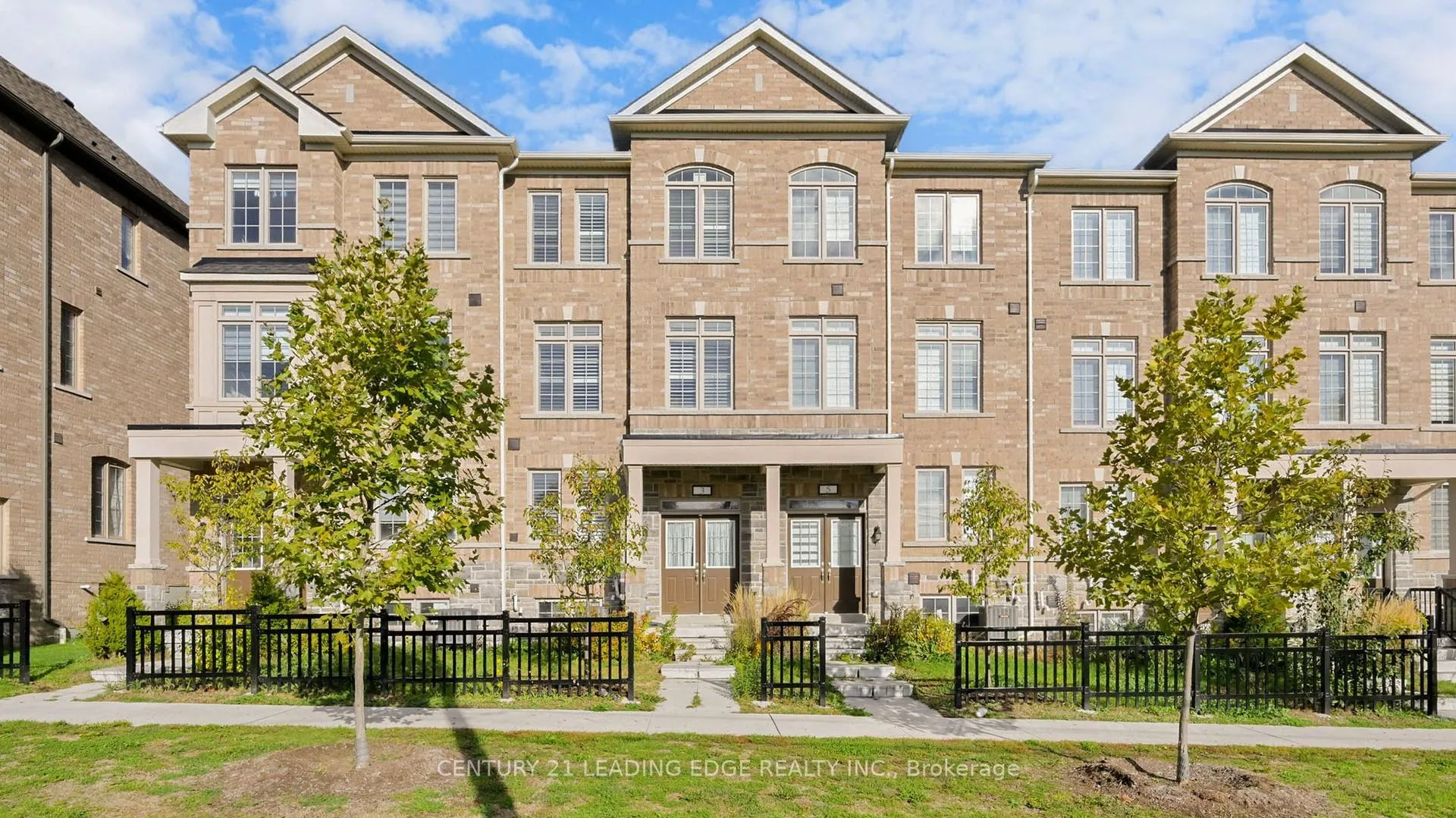 Photo 1 of 3 Royal Collection Way, Whitby, Lynde Creek — HOMEH