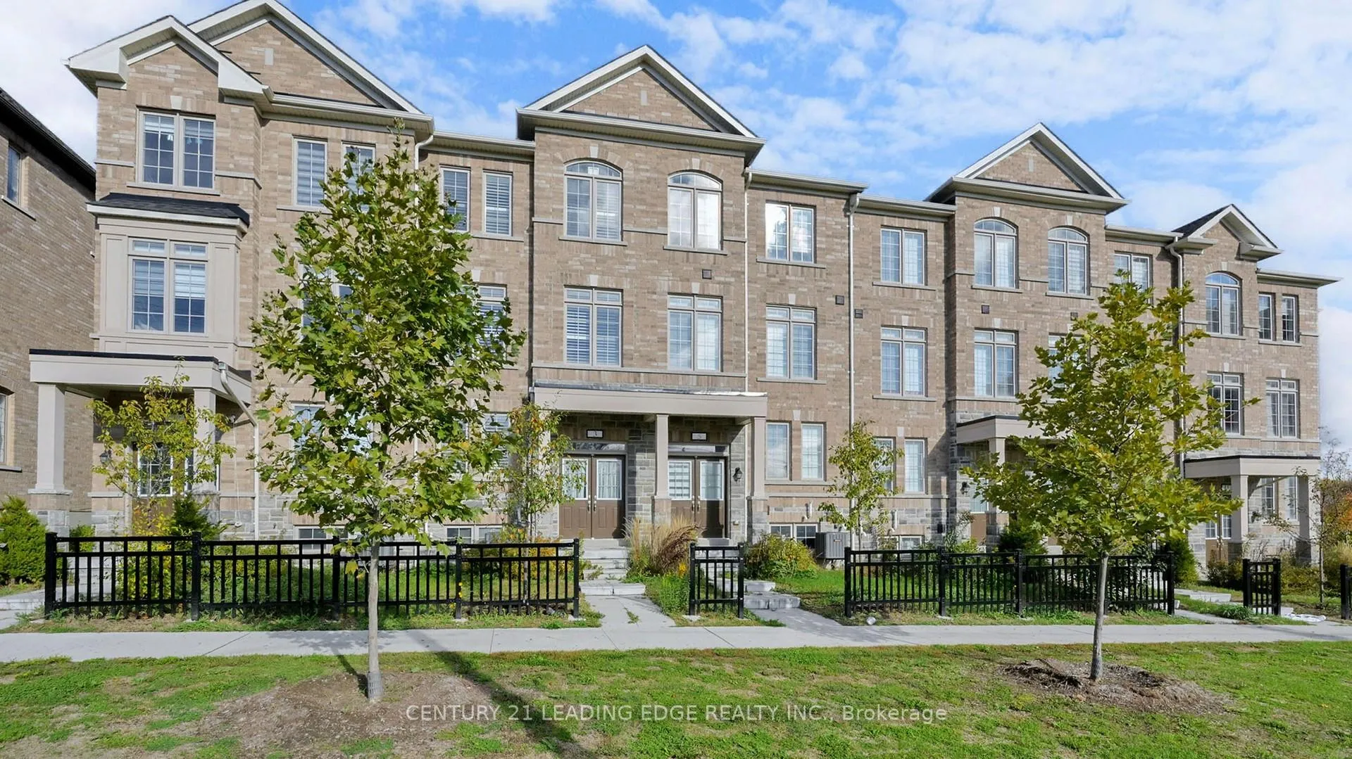 Photo 4 of 3 Royal Collection Way, Whitby, Lynde Creek — HOMEH