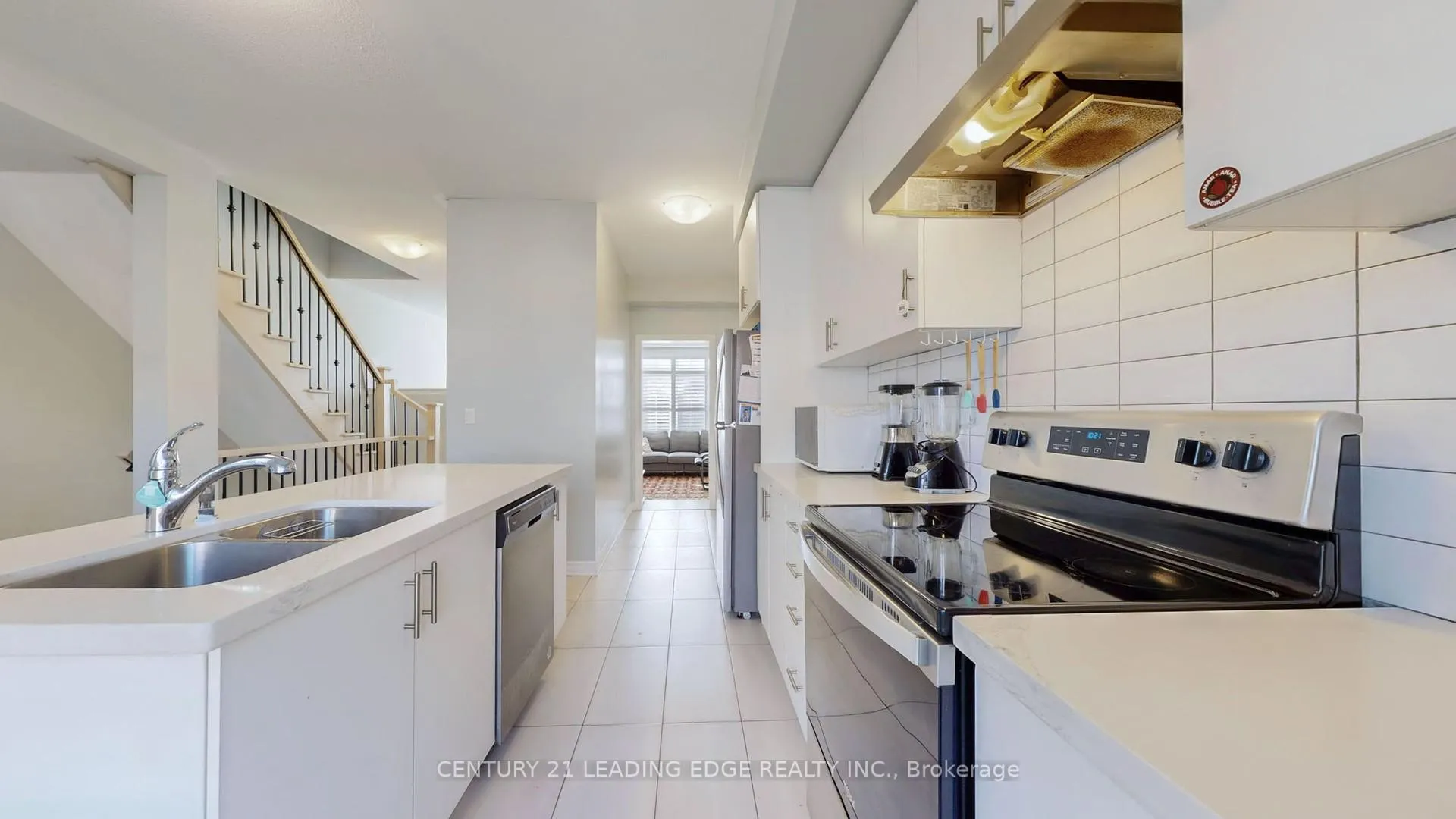 Photo 18 of 3 Royal Collection Way, Whitby, Lynde Creek — HOMEH