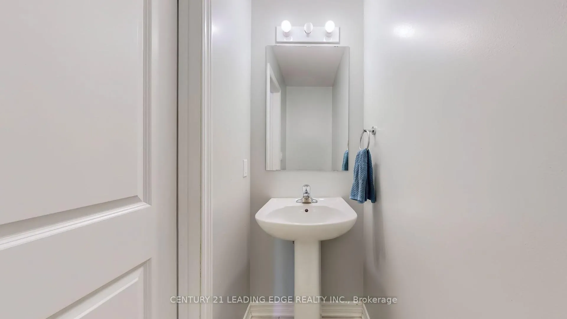 Photo 23 of 3 Royal Collection Way, Whitby, Lynde Creek — HOMEH