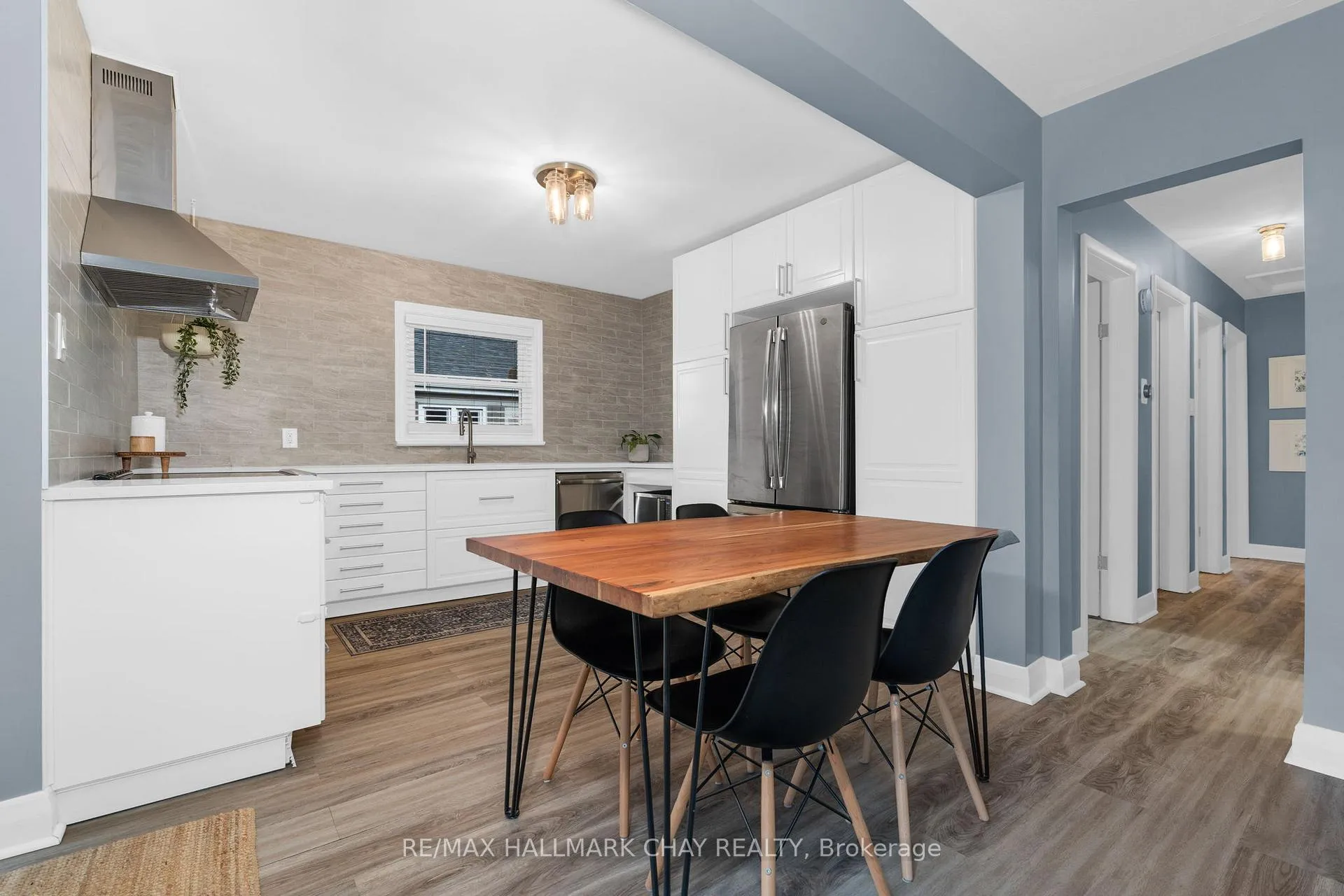 Photo 8 of 97 Napier Street, Barrie, Codrington — HOMEH