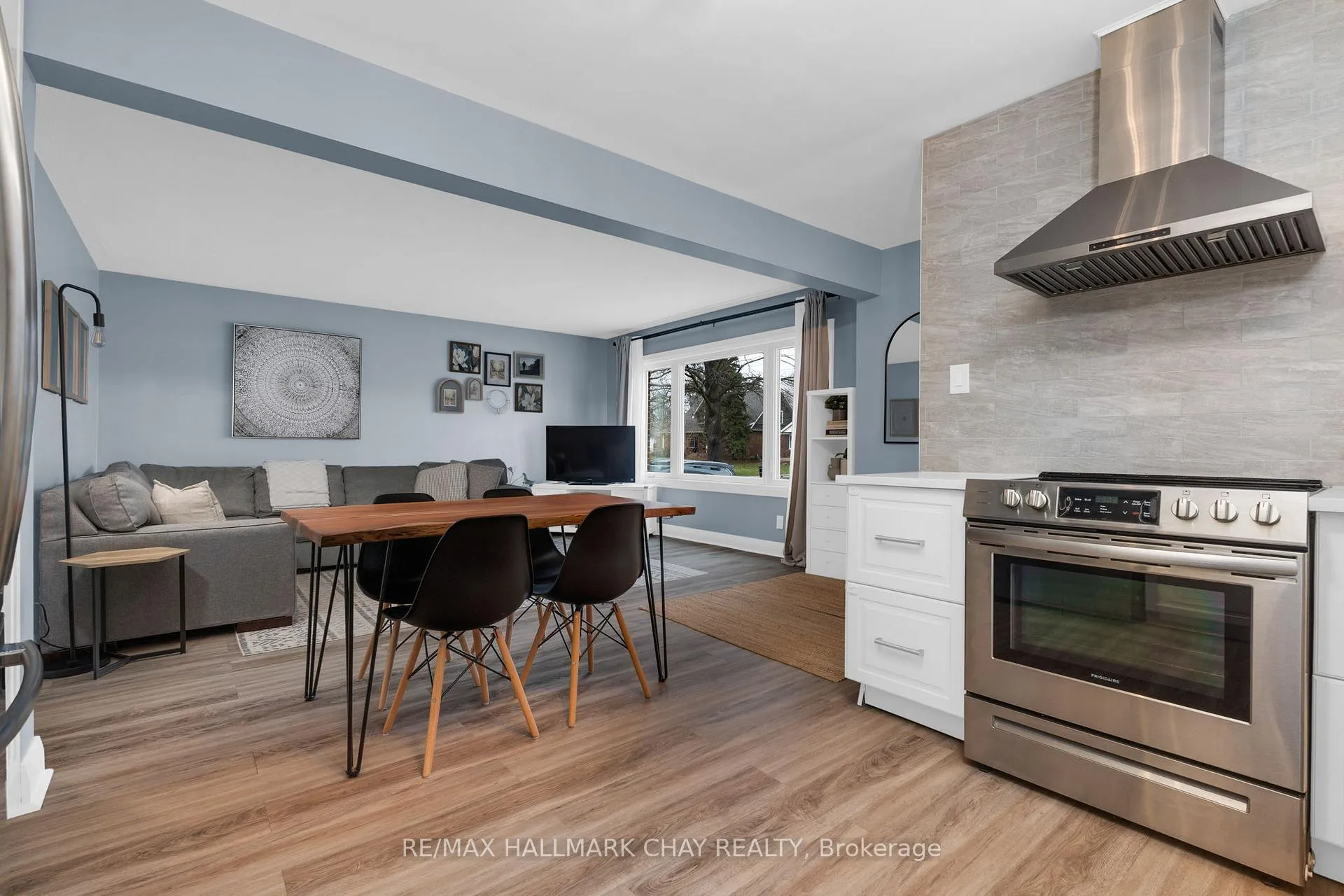 Photo 10 of 97 Napier Street, Barrie, Codrington — HOMEH