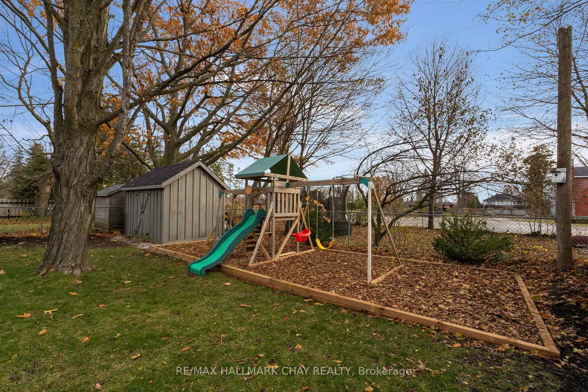 Photo 24 of 97 Napier Street, Barrie, Codrington — HOMEH