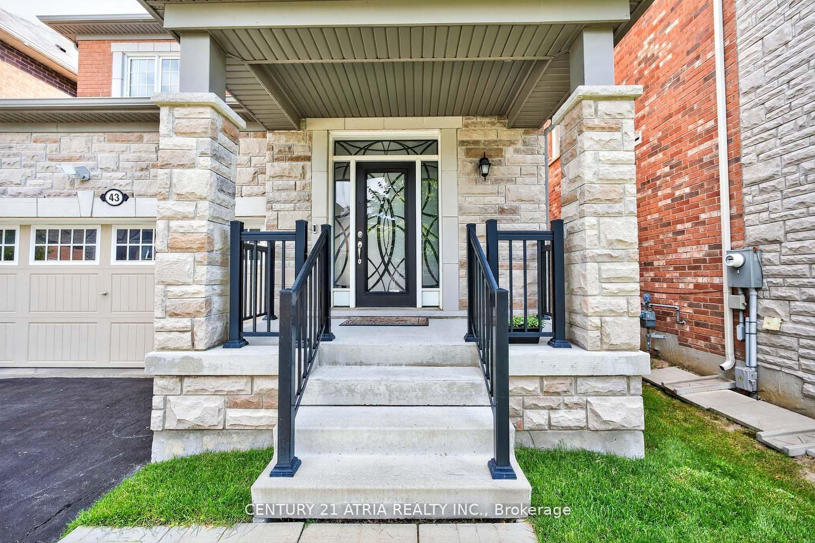 Photo 4 of 43 Novan Crescent, Aurora, Rural Aurora — HOMEH