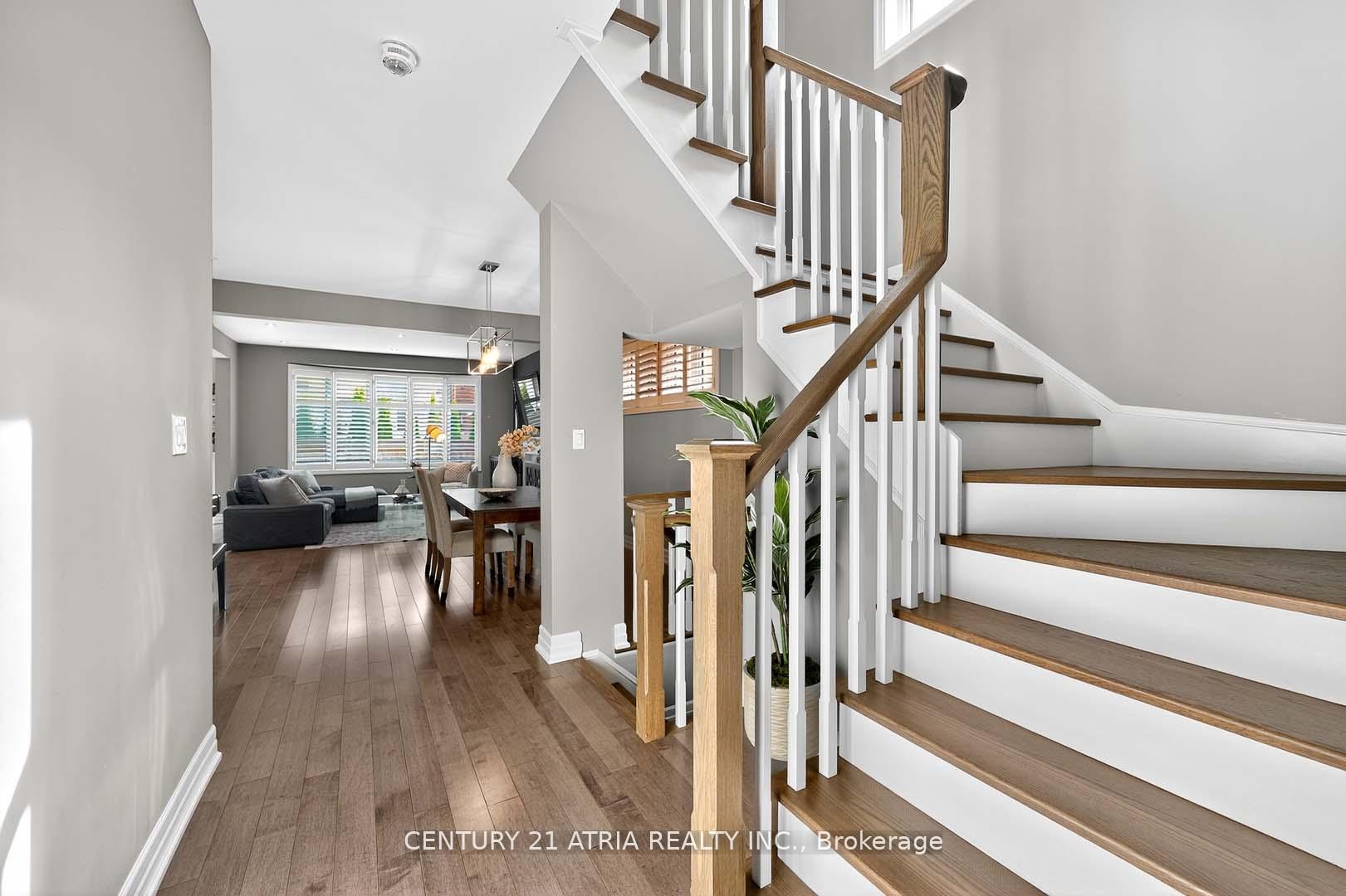 Photo 3 of 43 Novan Crescent, Aurora, Rural Aurora — HOMEH
