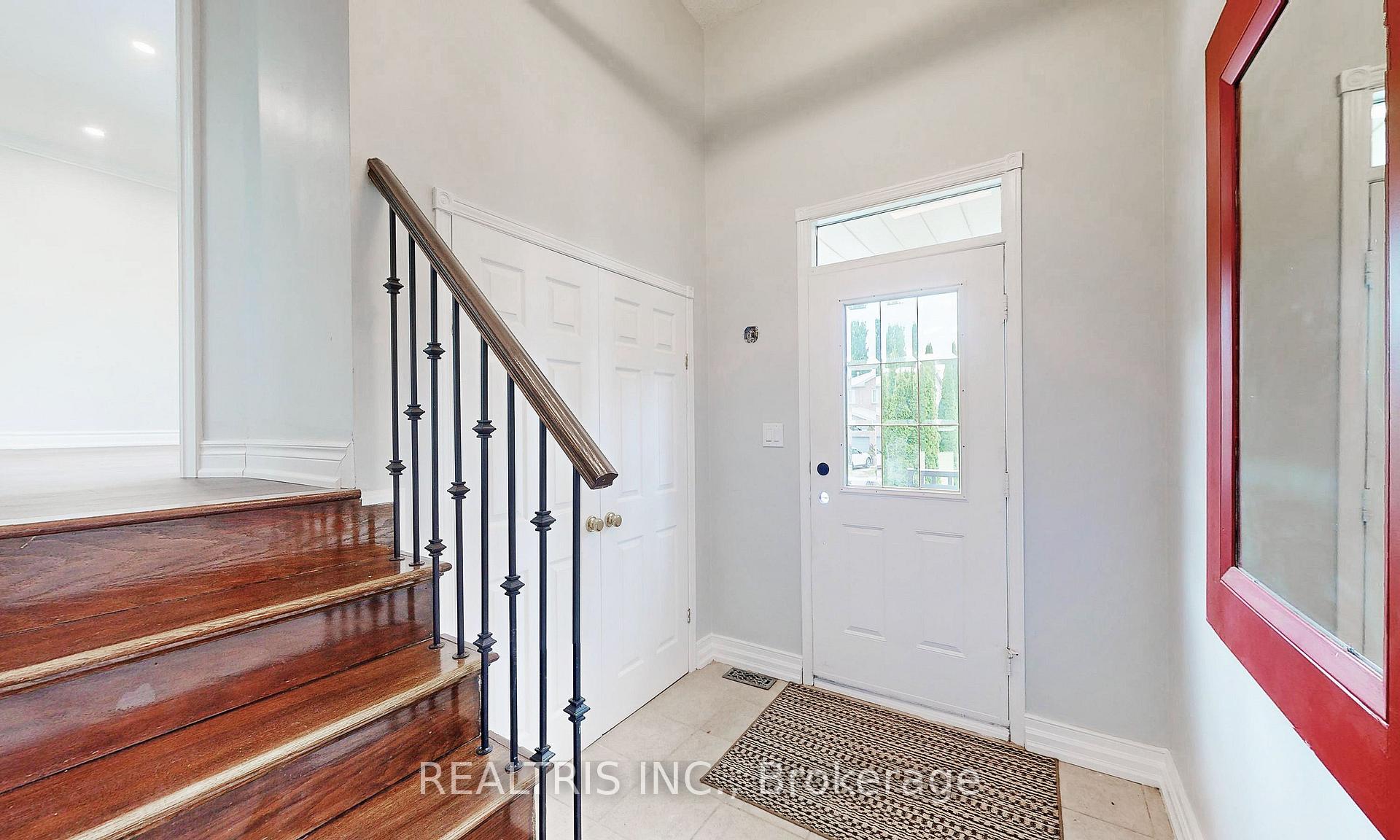 Photo 4 of Unit Upper, 113 Bassett Boulevard, Whitby, Pringle Creek — HOMEH
