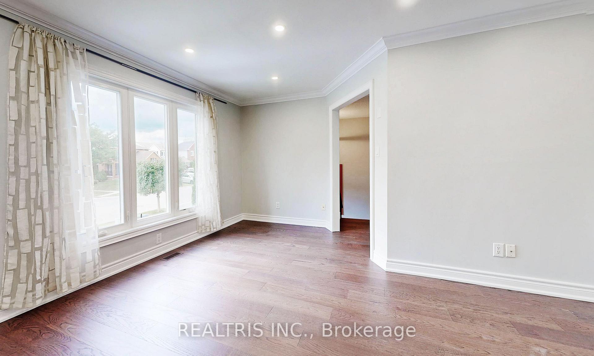 Photo 6 of Unit Upper, 113 Bassett Boulevard, Whitby, Pringle Creek — HOMEH