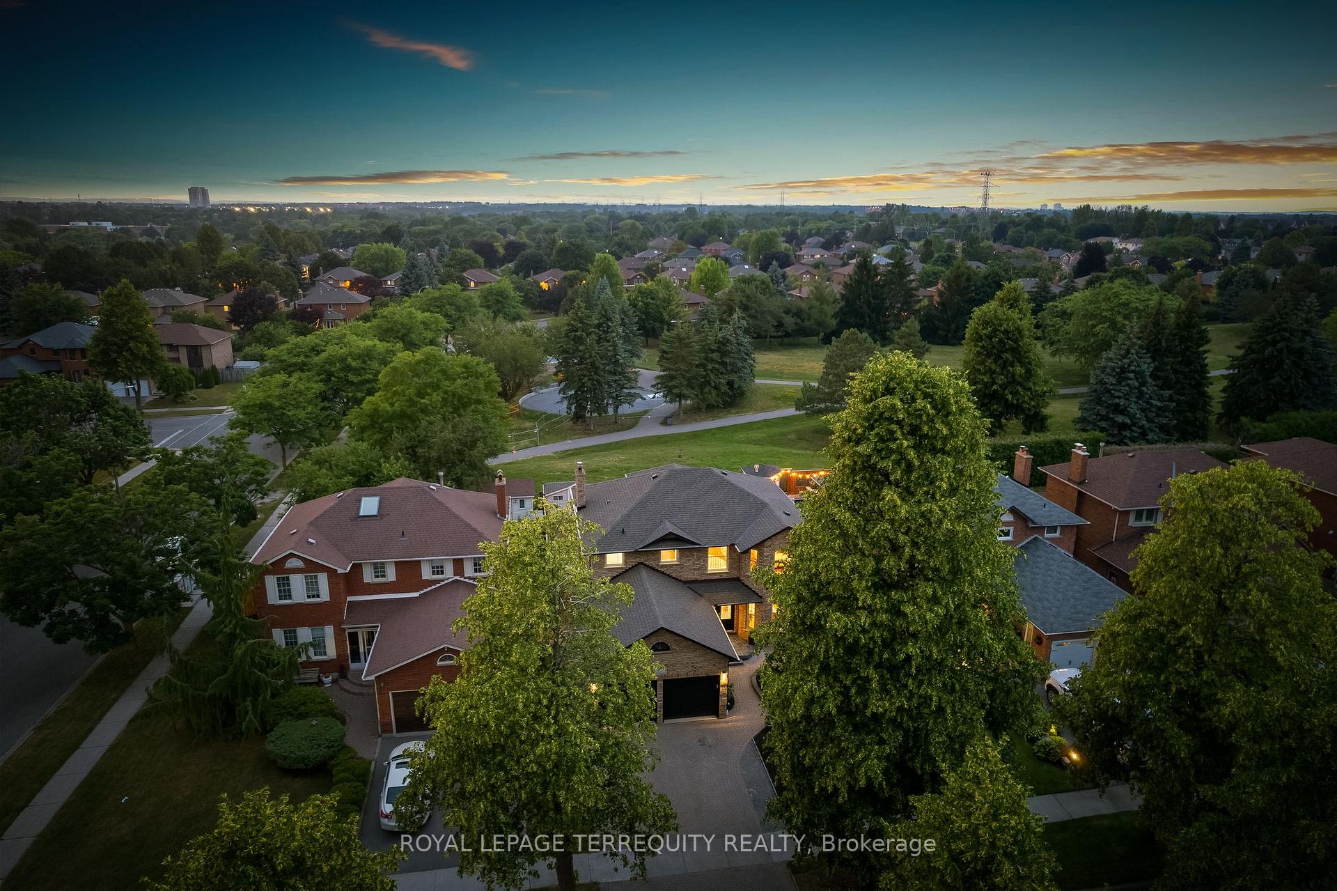 Photo 4 of 77 Ingleborough Drive, Whitby, Blue Grass Meadows — HOMEH