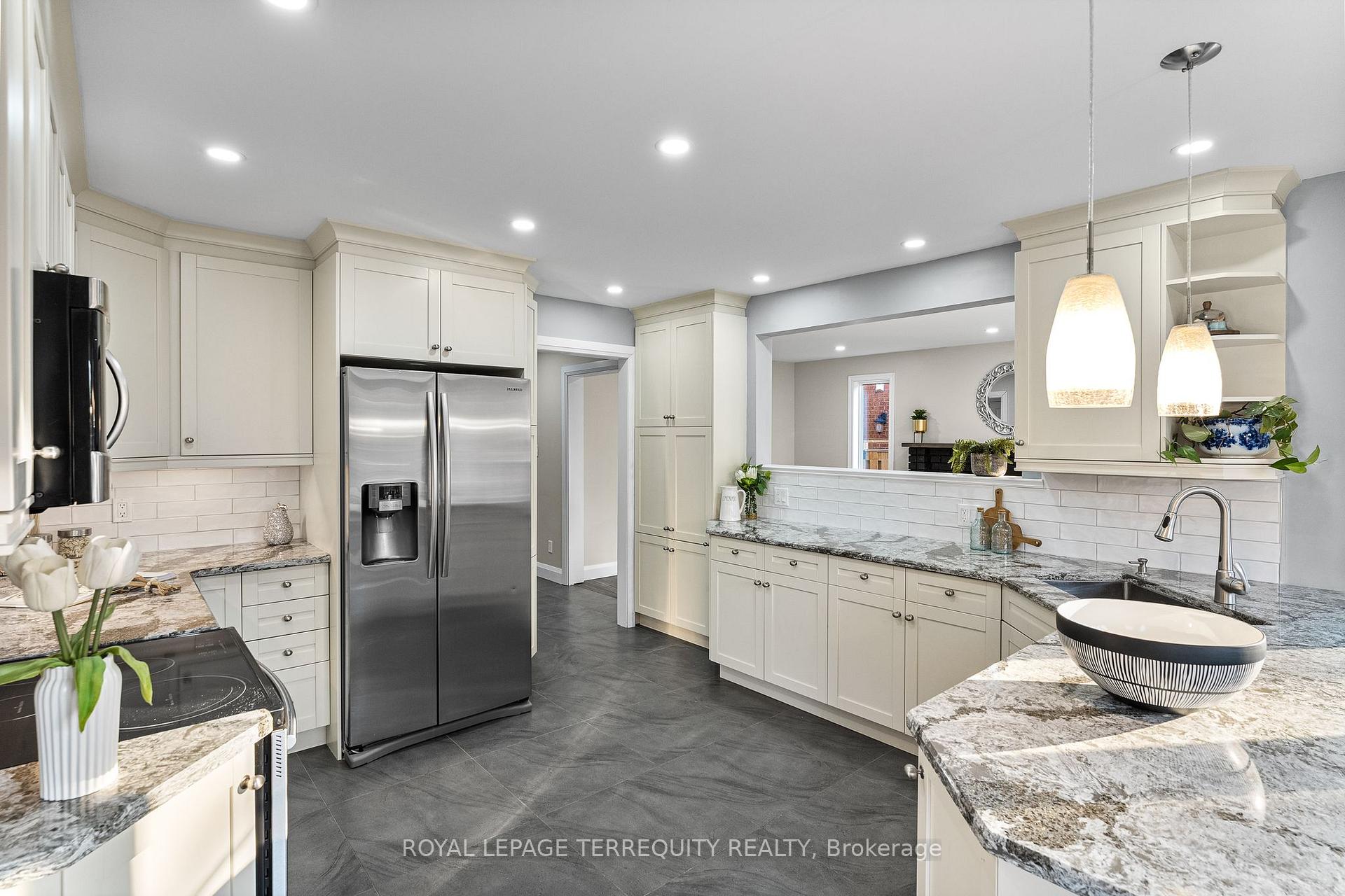 Photo 13 of 77 Ingleborough Drive, Whitby, Blue Grass Meadows — HOMEH
