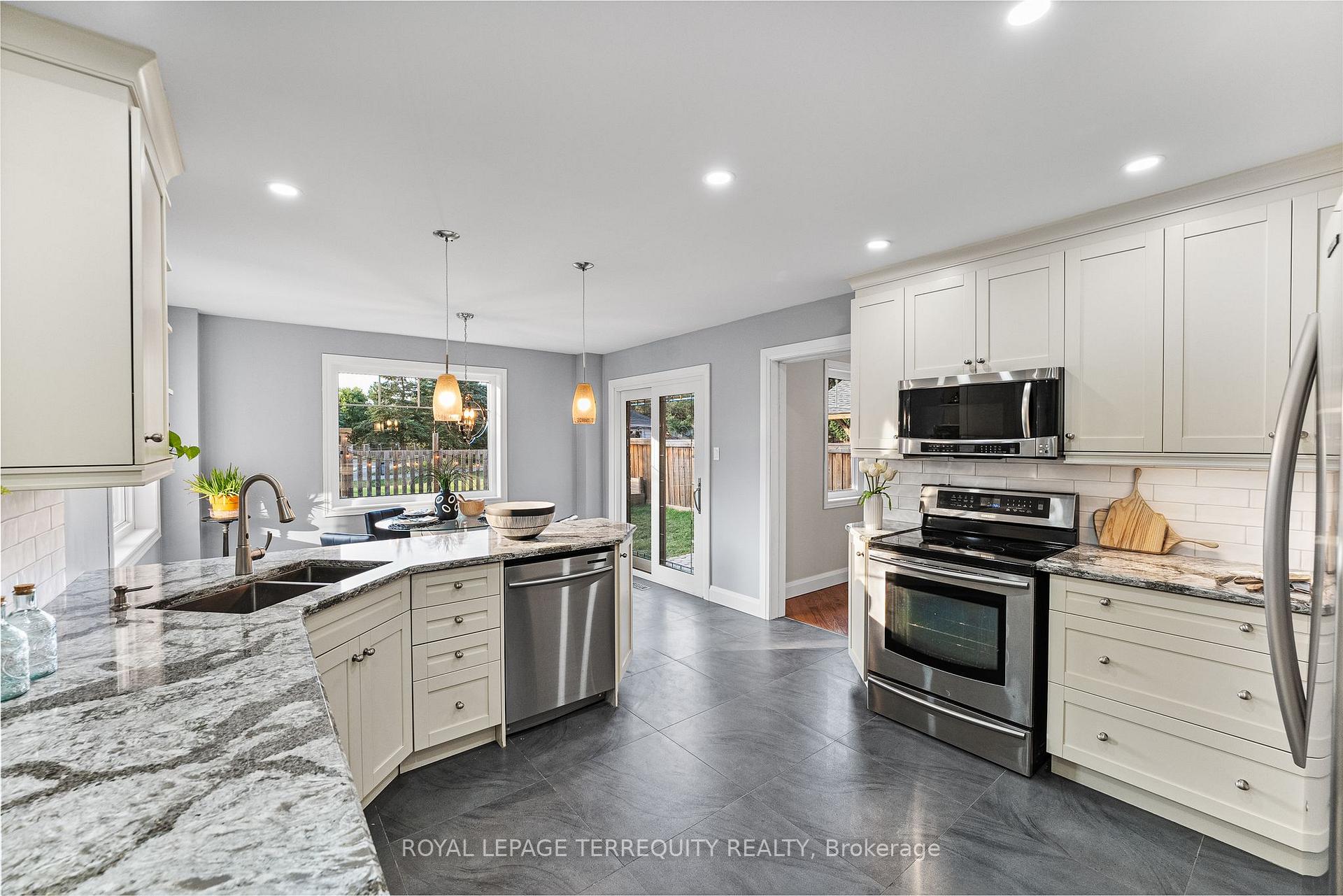 Photo 14 of 77 Ingleborough Drive, Whitby, Blue Grass Meadows — HOMEH