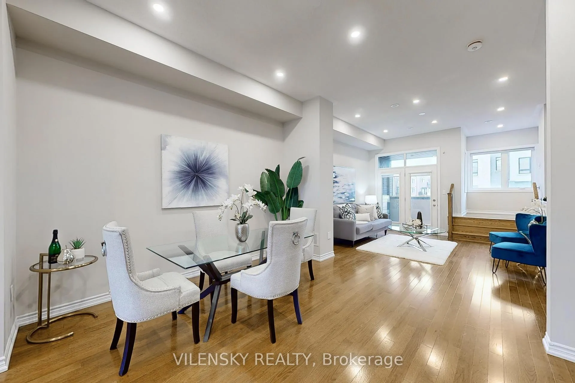Photo 7 of 162 Golden Trail, Vaughan, Patterson — HOMEH