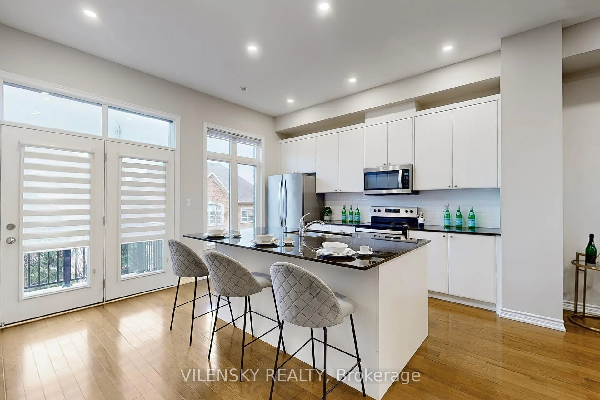 Photo 8 of 162 Golden Trail, Vaughan, Patterson — HOMEH