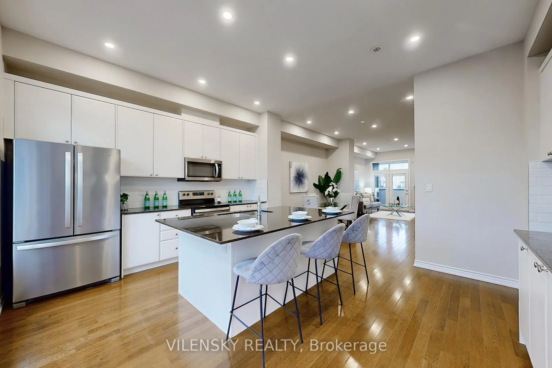 Photo 9 of 162 Golden Trail, Vaughan, Patterson — HOMEH
