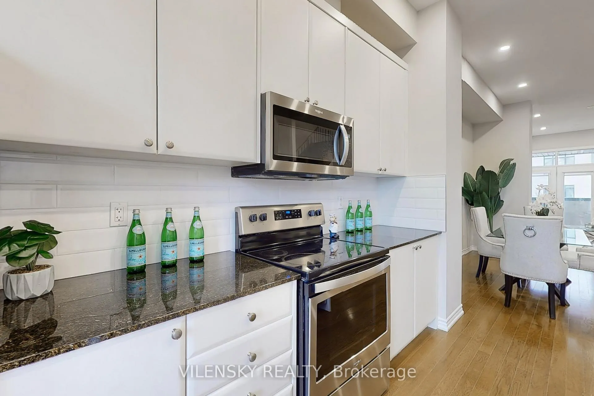 Photo 15 of 162 Golden Trail, Vaughan, Patterson — HOMEH