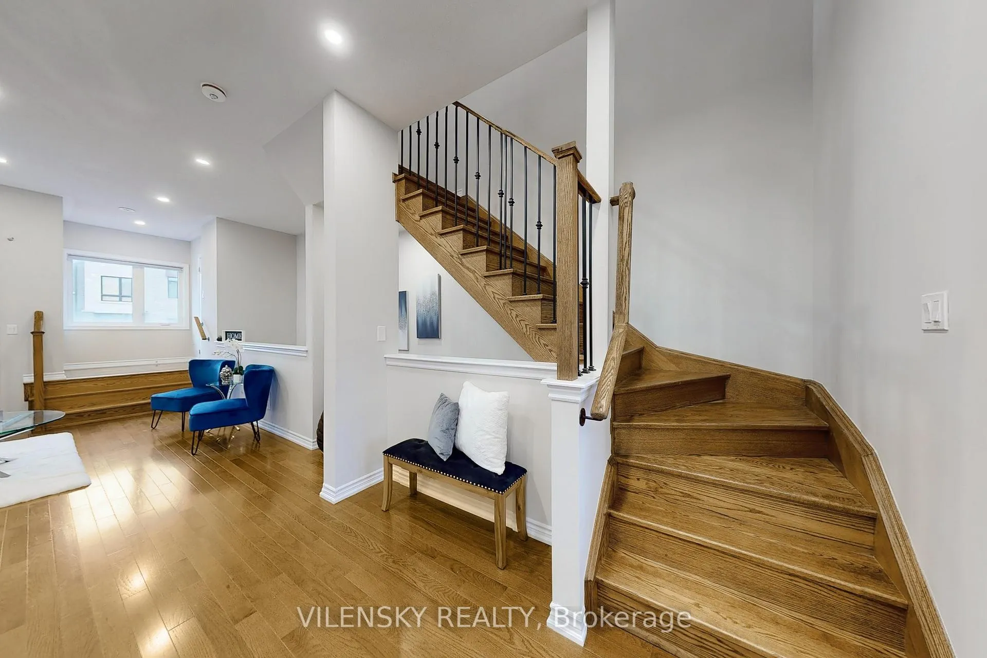 Photo 17 of 162 Golden Trail, Vaughan, Patterson — HOMEH